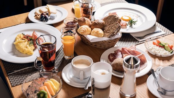 Hotel-Randolins St-Moritz coffee and breakfast.jpg